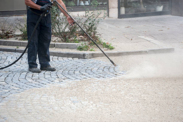 Best Gutter Cleaning  in English, IN